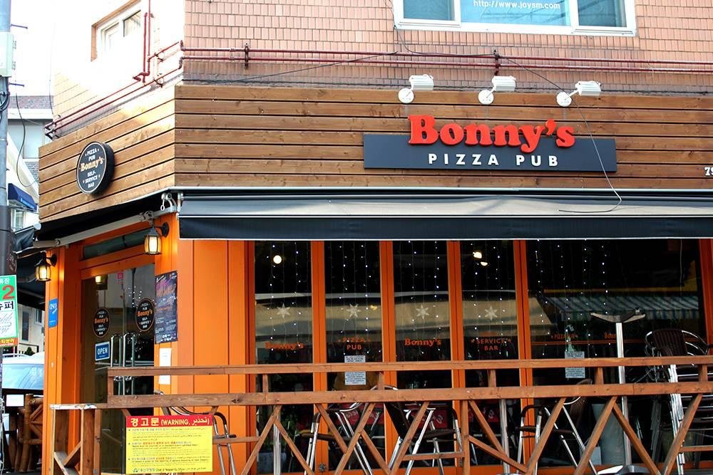 Bonny’s Pizza Pub, Seoul, South Korea