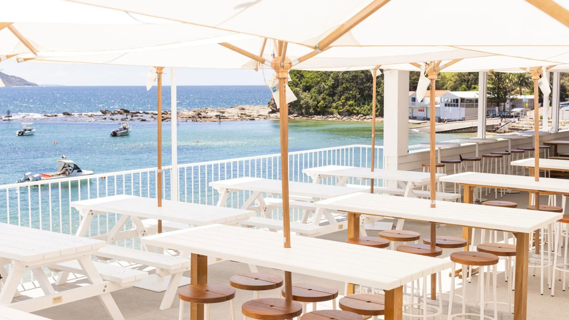 The Pav (top-floor pub-style eatery), Bar in Terrigal