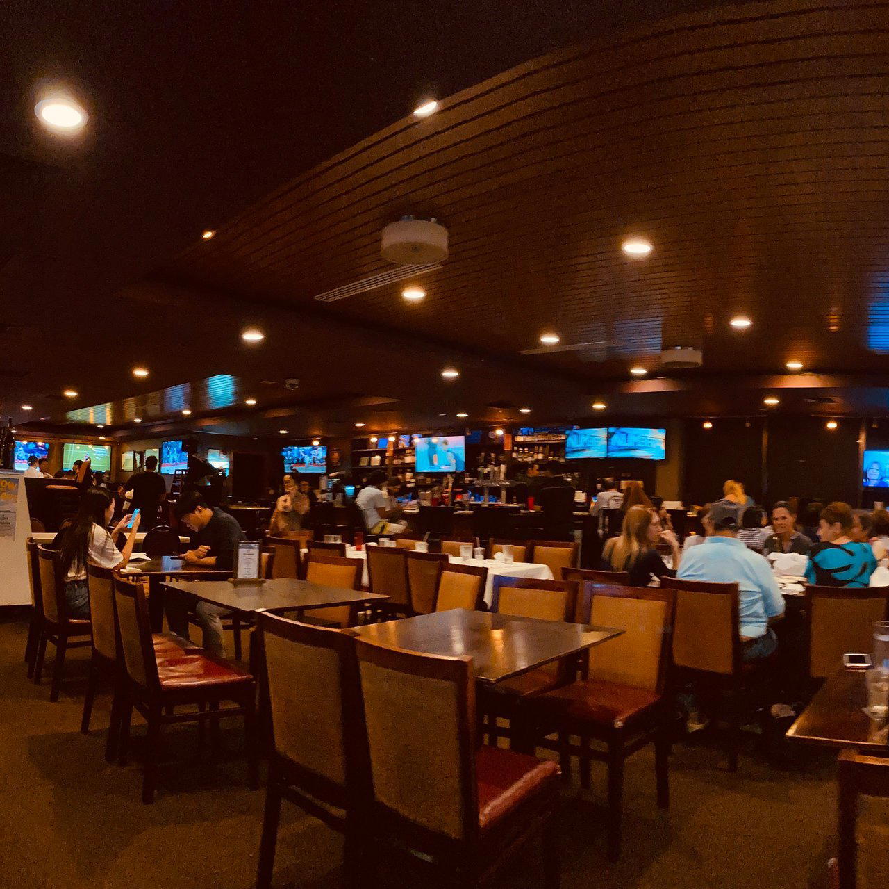 Side Street Inn On Da Strip restaurant in Urban Honolulu, United States