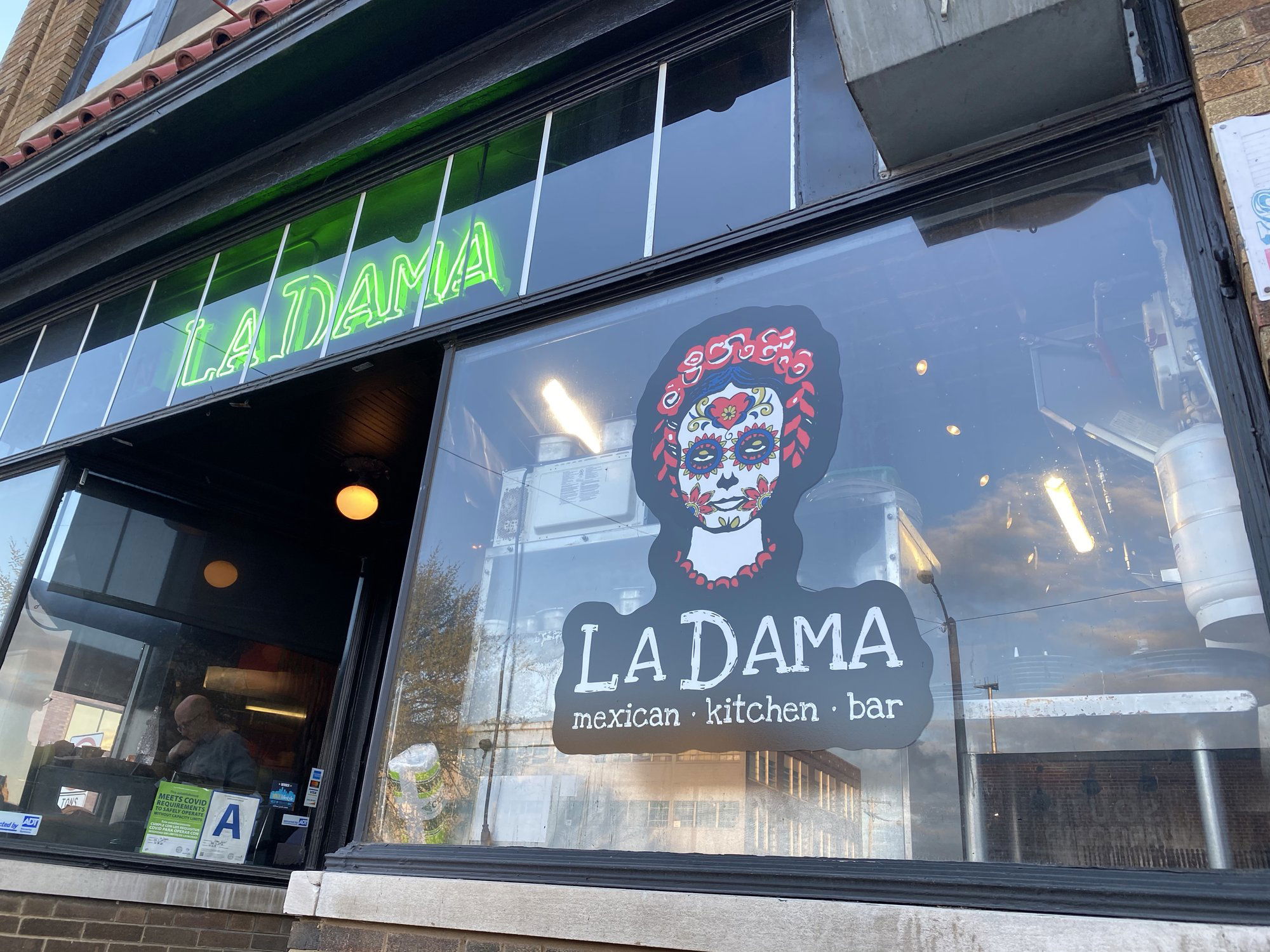 La Dama | Mexican Kitchen & Bar, Bar in Milwaukee