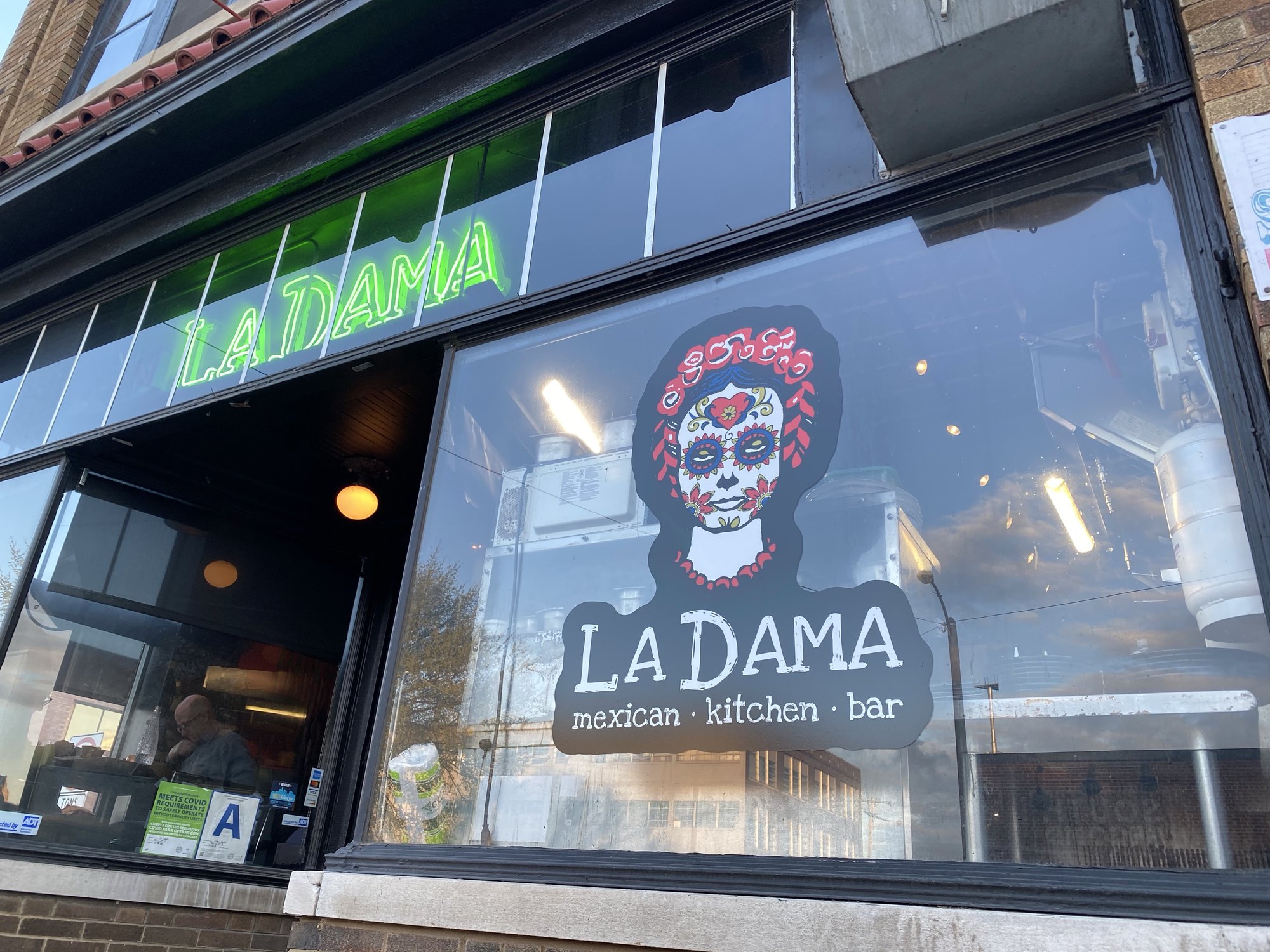 La Dama | Mexican Kitchen & Bar bar in Milwaukee, United States