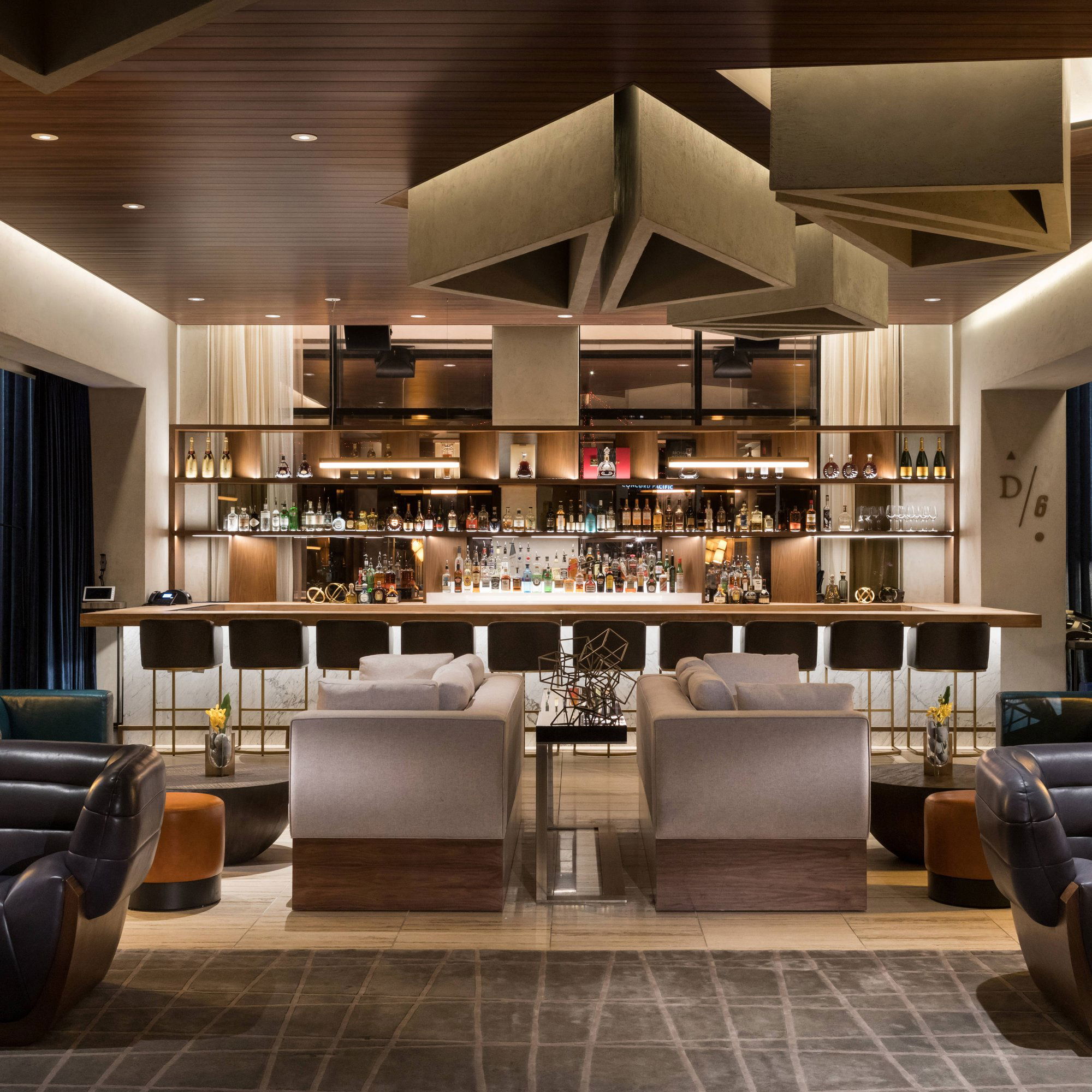 D6 Bar & Lounge, Bar in Vancouver