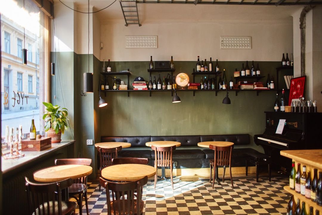 Vina, Bar in Stockholm