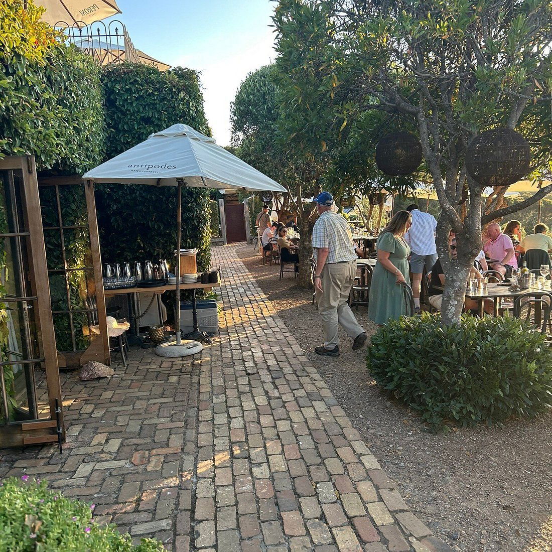 The Archive Bar and Bistro, Bar in Waiheke Island