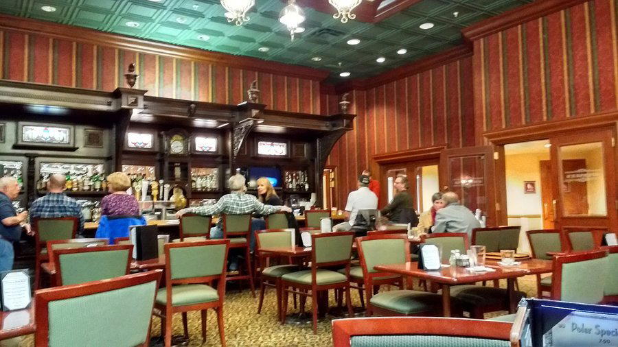 Spenser’s Pub bar in Williams