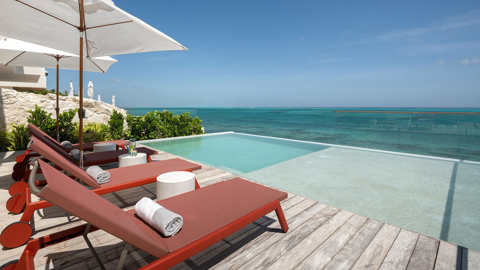 The Bluff Bar, Bar in Providenciales