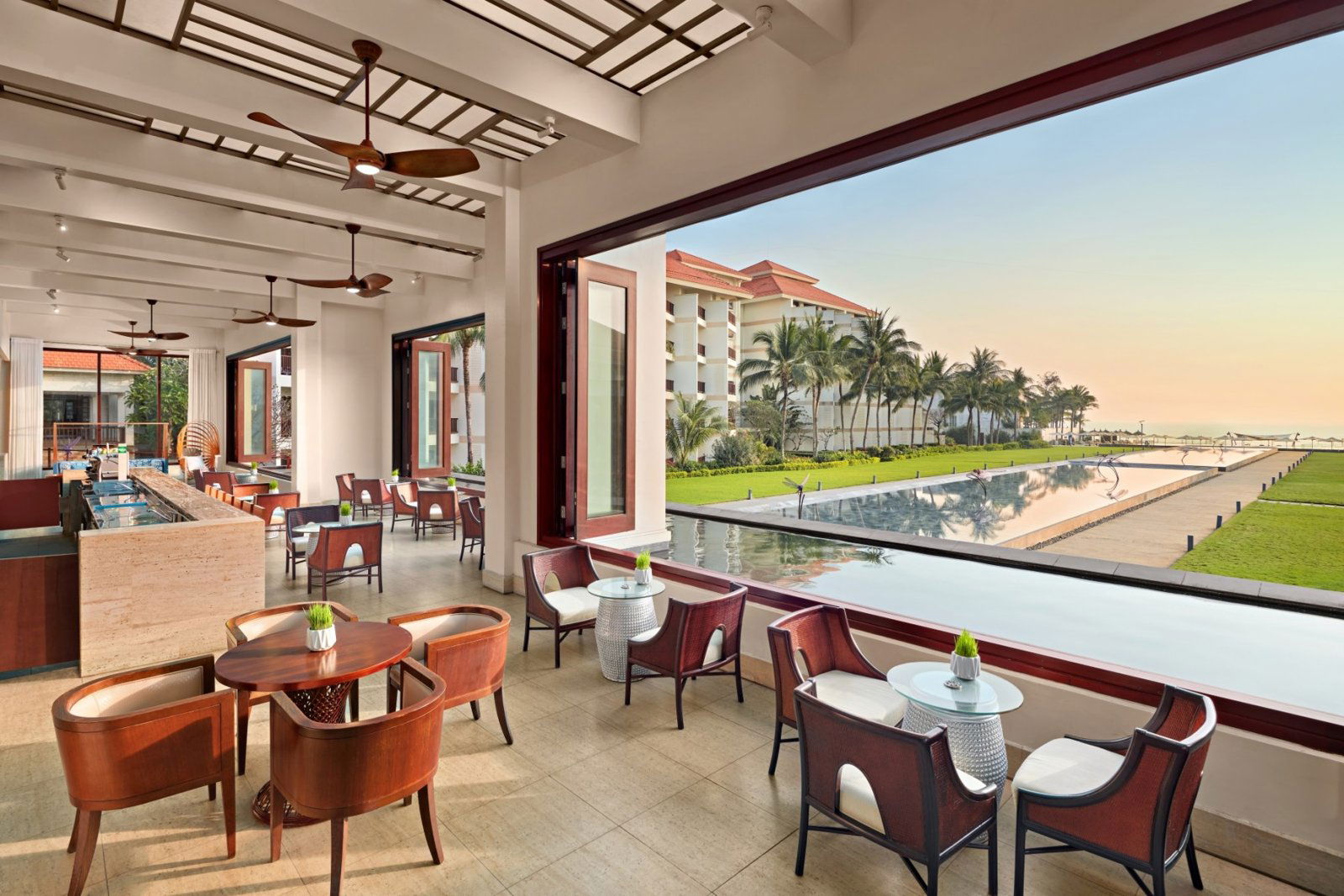 Infinity Bar, Bar in Da Nang