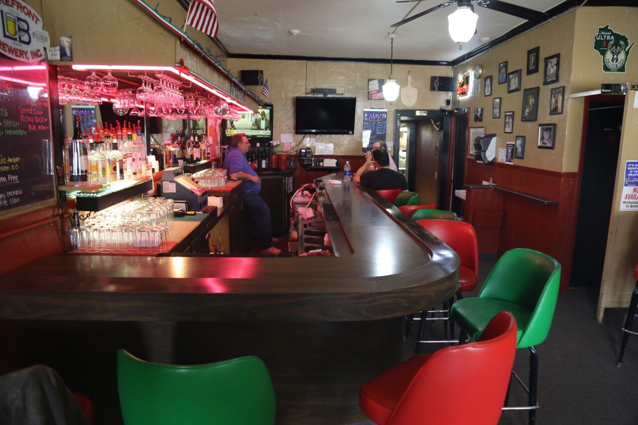 Zaffiro's Pizza The Original bar in Milwaukee, United States