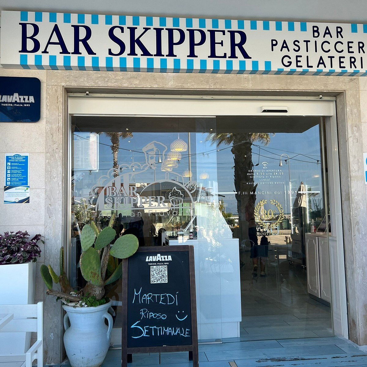 Apero Bar, Bar in Savelletri di Fasano