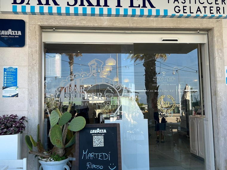 Apero Bar, Savelletri di Fasano, Italy