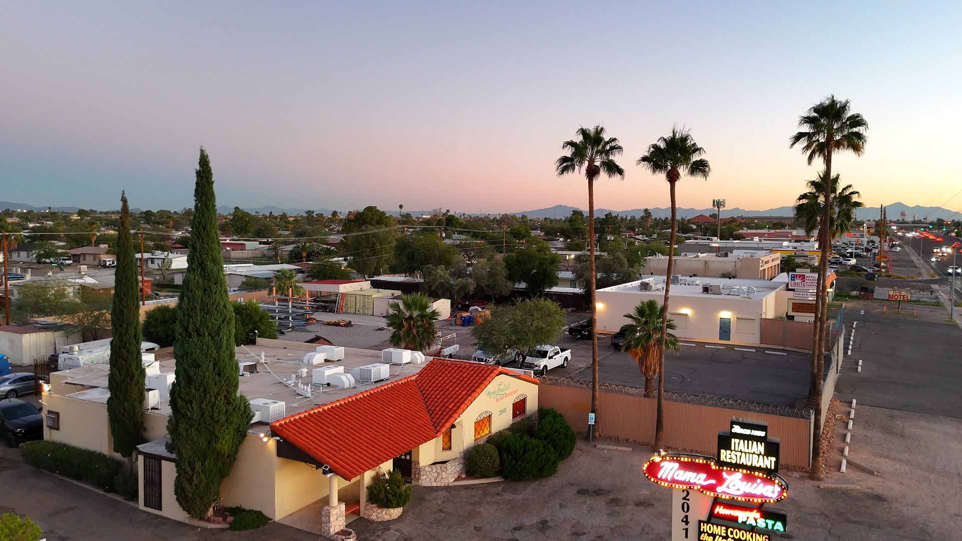 Mama Louisa's Italian Restaurant & Catering, Bar in Tucson