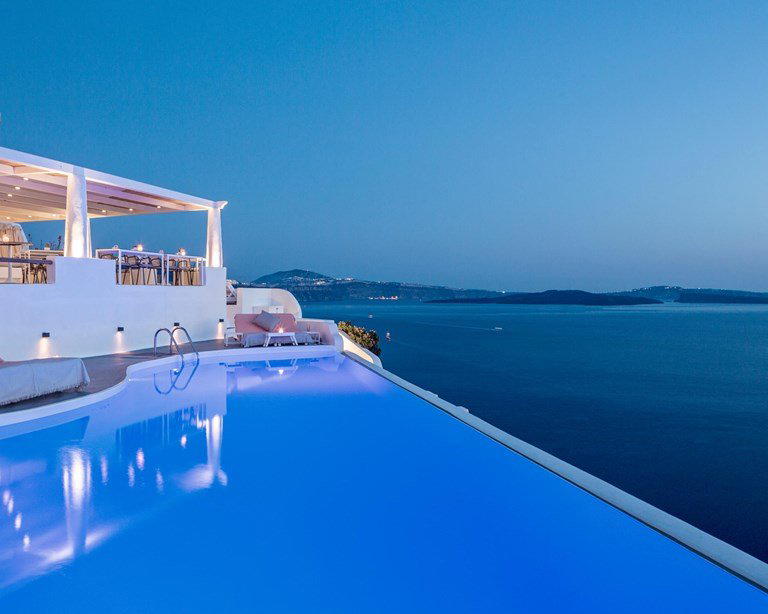 Katikies Lower Deck Lounge bar in Mykonos