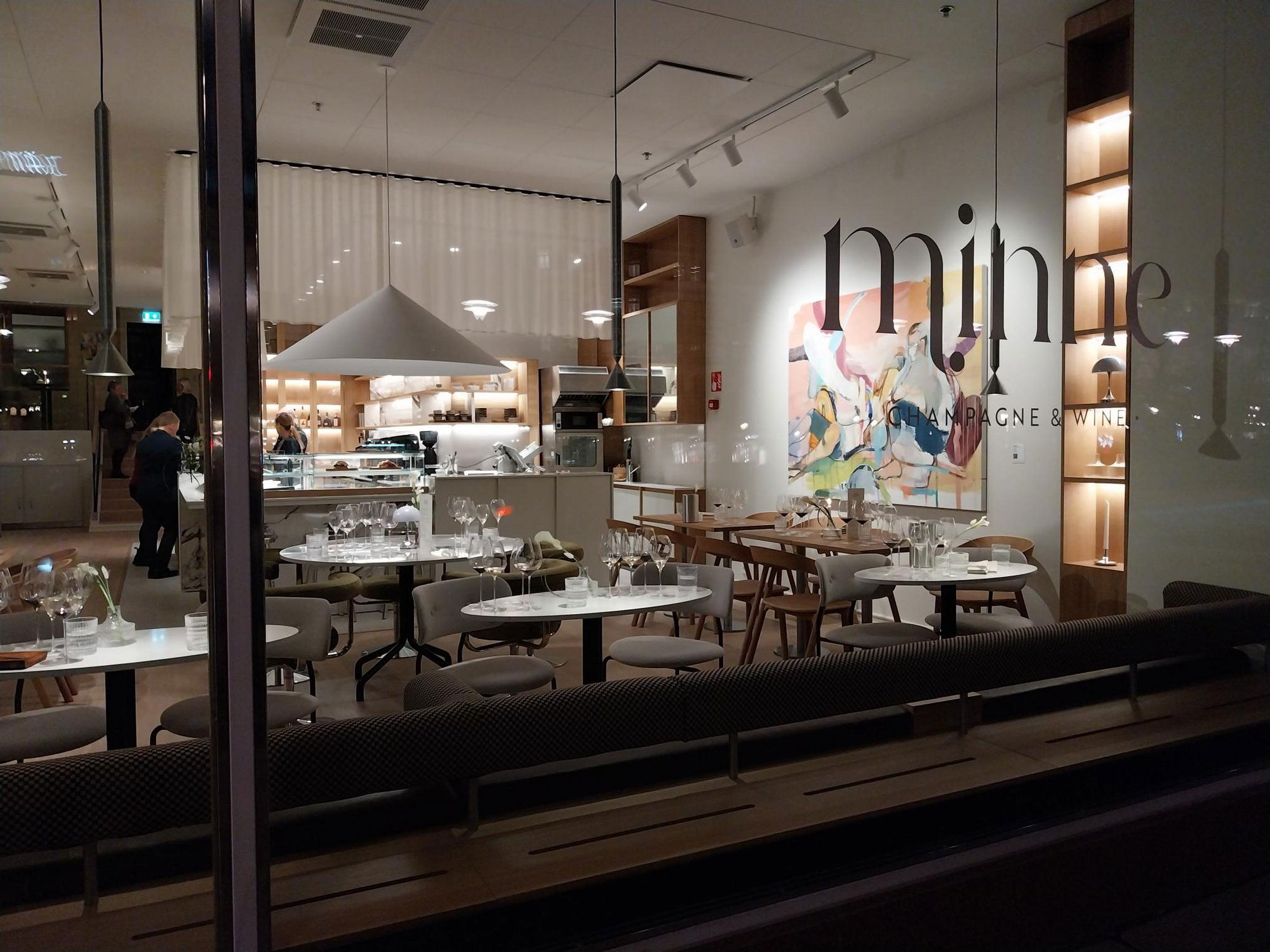 Minne Champagne & Wine, Bar in Helsinki