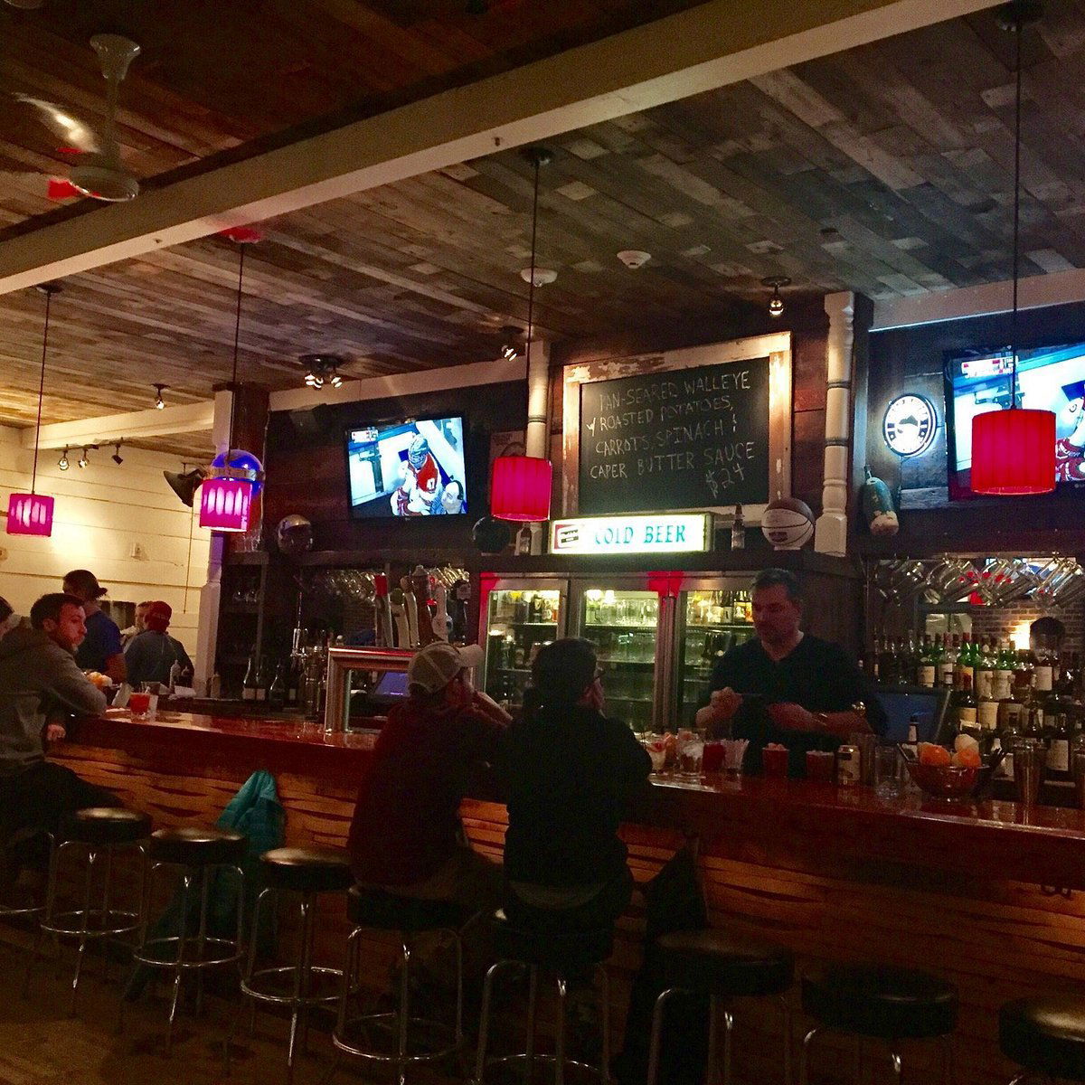 Gates & Brovi, Bar in Madison