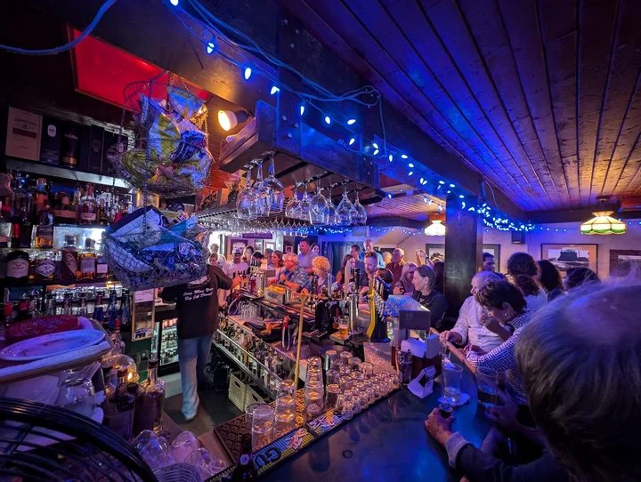 Christian's Pub, Division No 1, Canada
