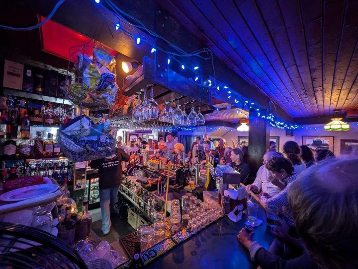 Christian's Pub bar in Division No 1