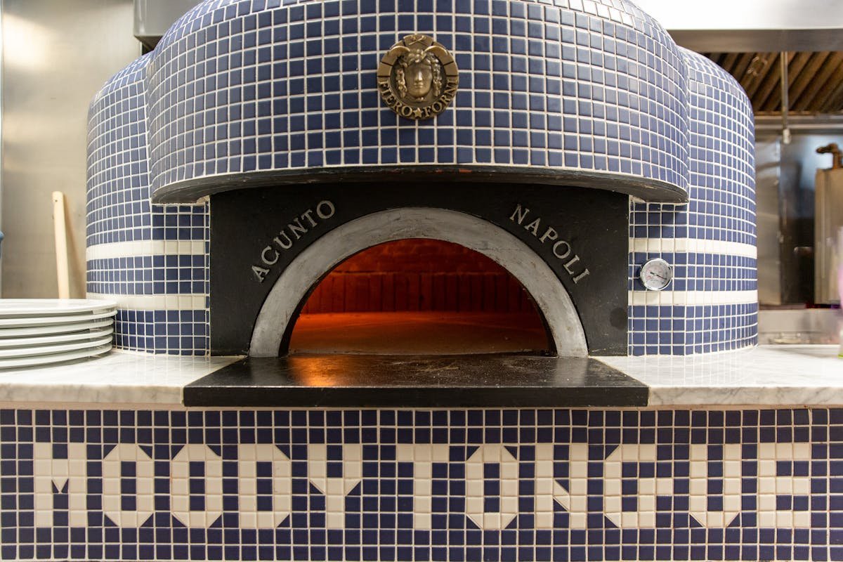 Moody Tongue Pizza, Bar in New York City