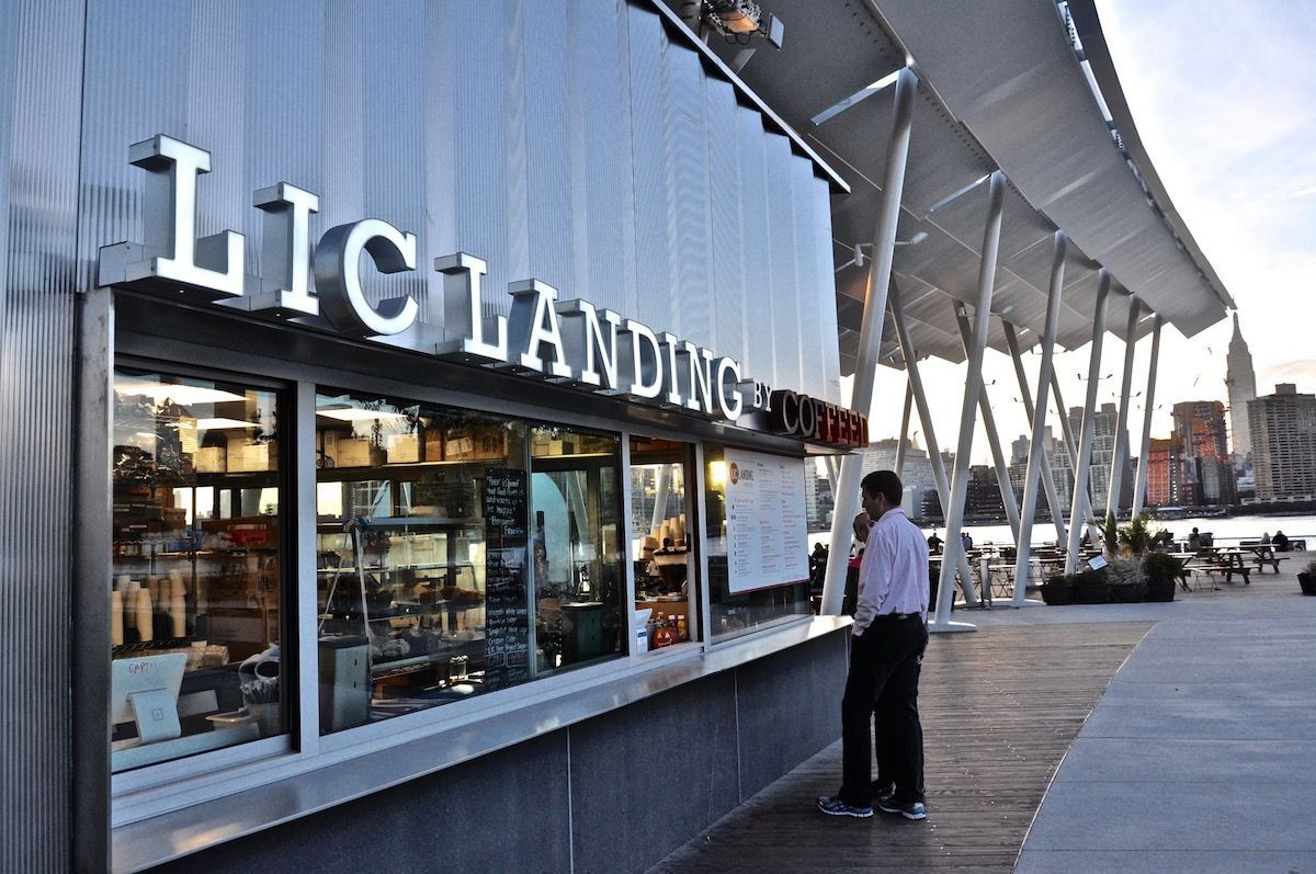 LIC LANDING CAFE, Bar in New York City