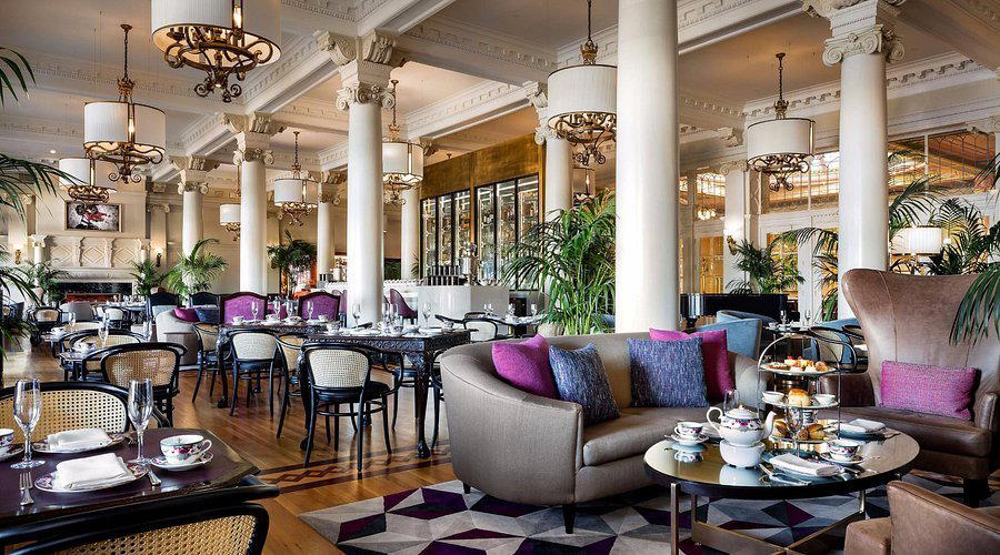 Tea at the Empress bar in Victoria