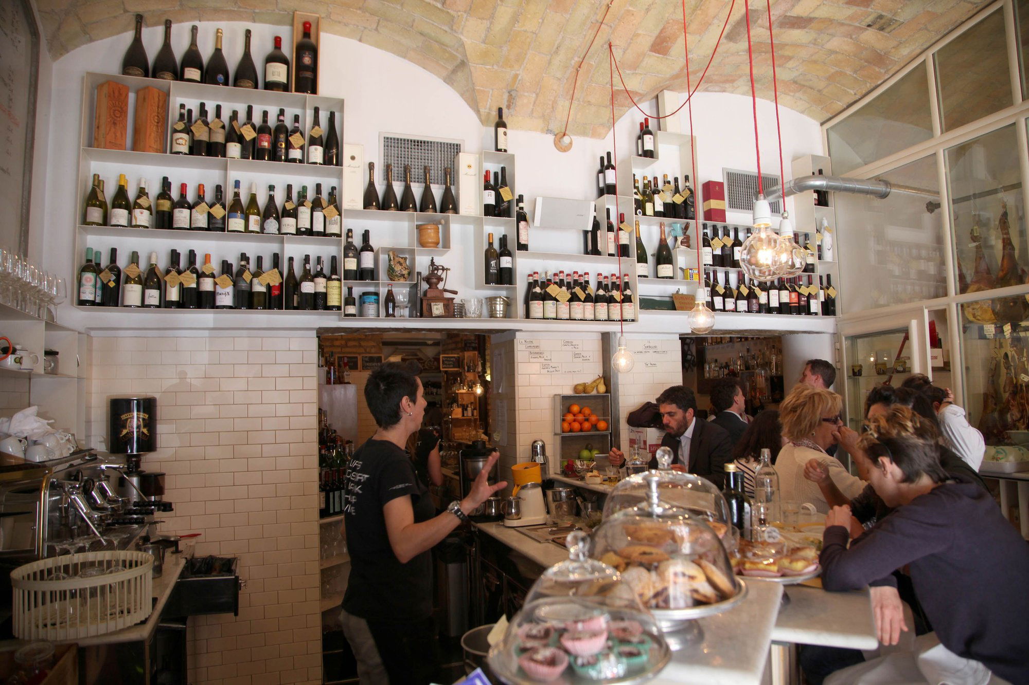 Il Sorpasso, Bar in Rome