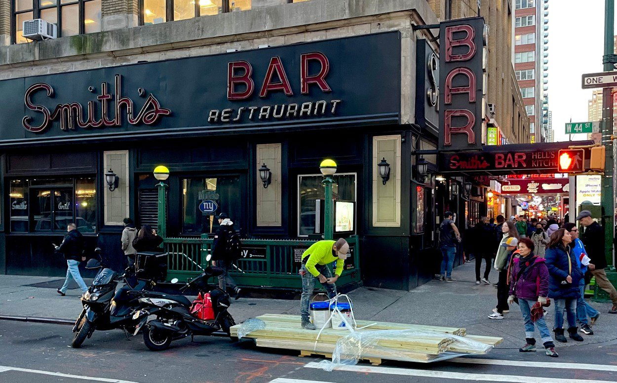 Smith's Bar, Bar in New York City