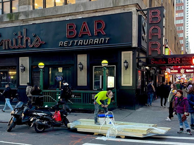 Smith's Bar, New York City, United States