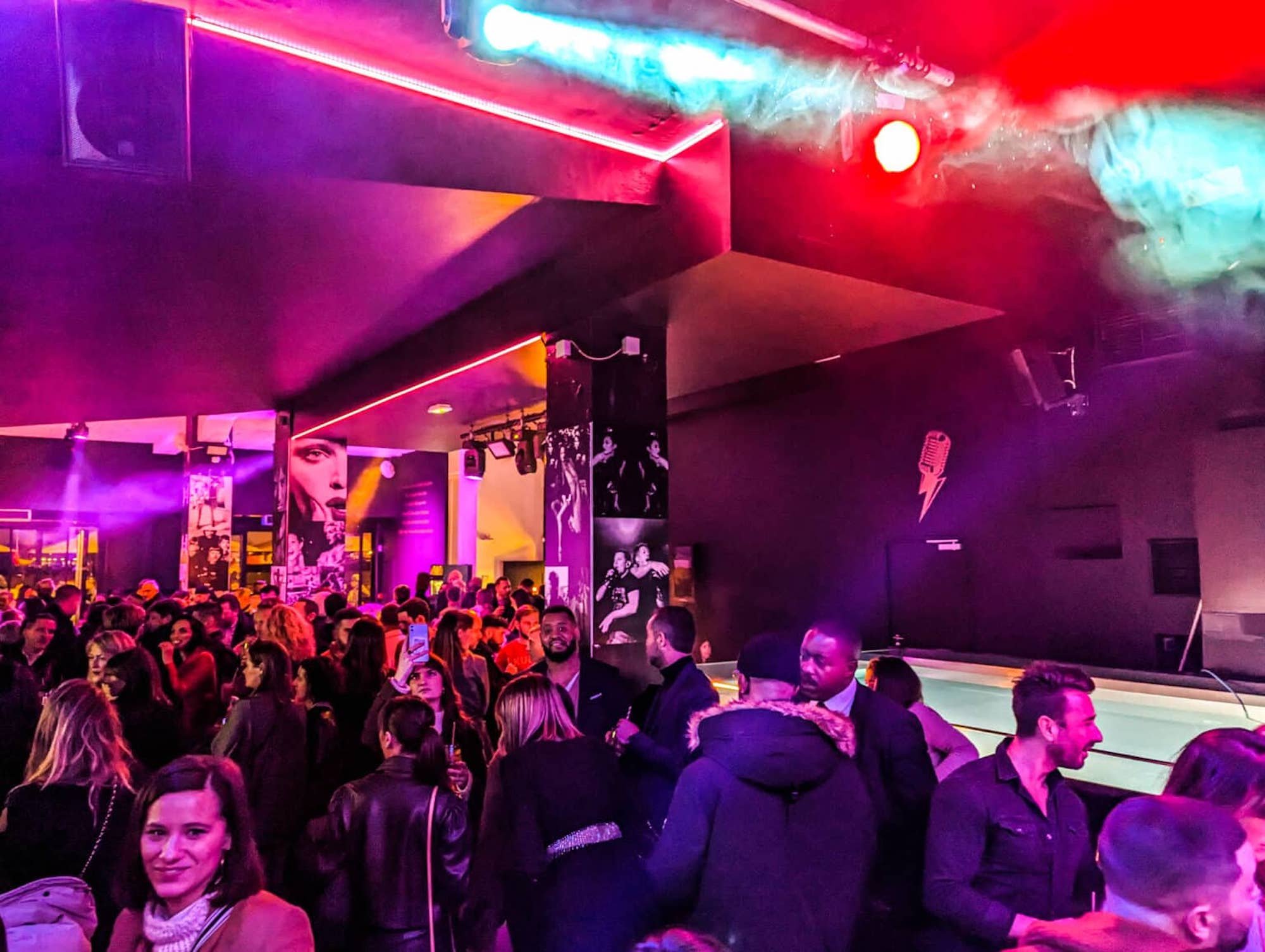 Le Society bar in Bordeaux