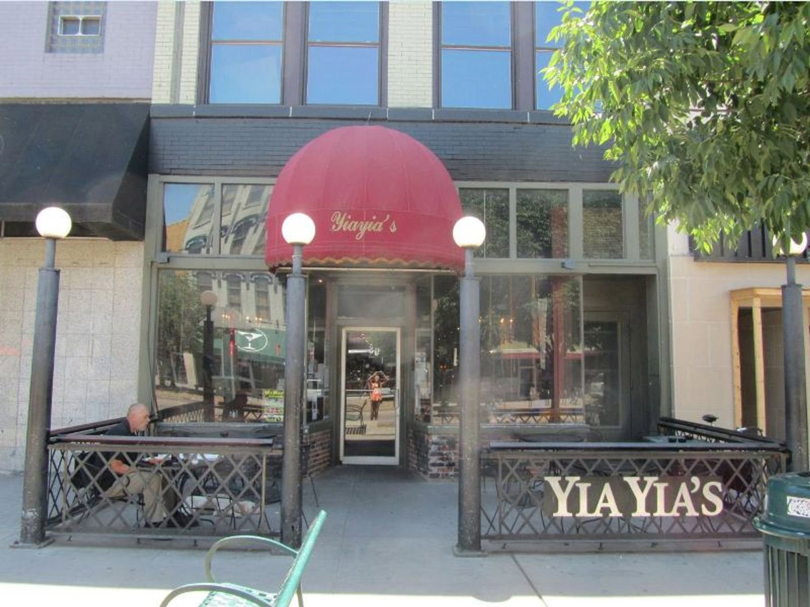Yia Yia's, Lincoln, United States