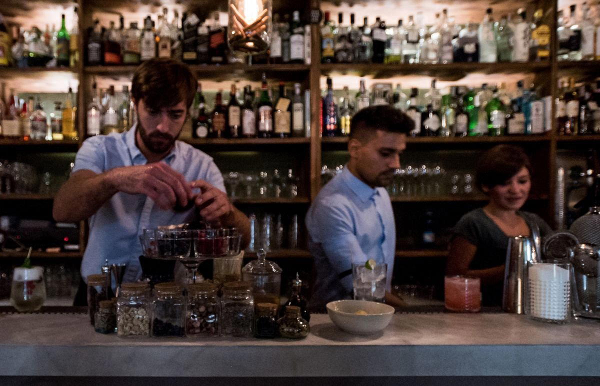 UGO Cocktail Bar - Bistrot bar in Milan, Italy