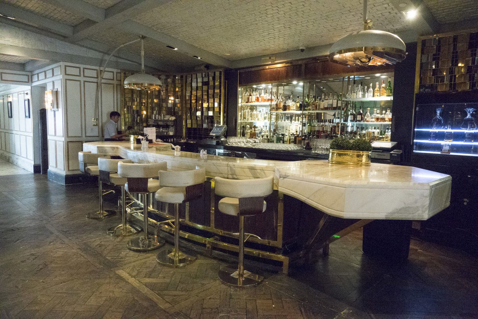 London Bar, Bar in West Hollywood