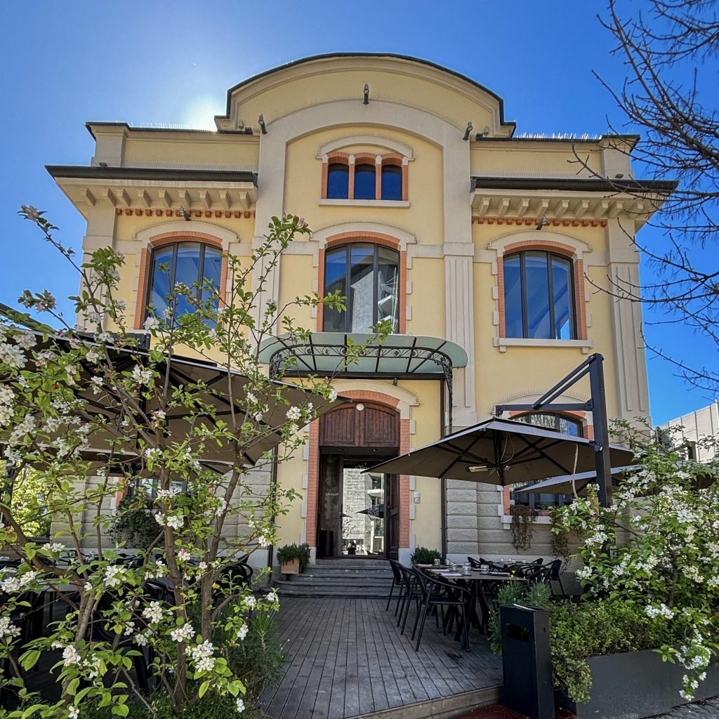 Ristorante Ratanà bar in Milan, Italy