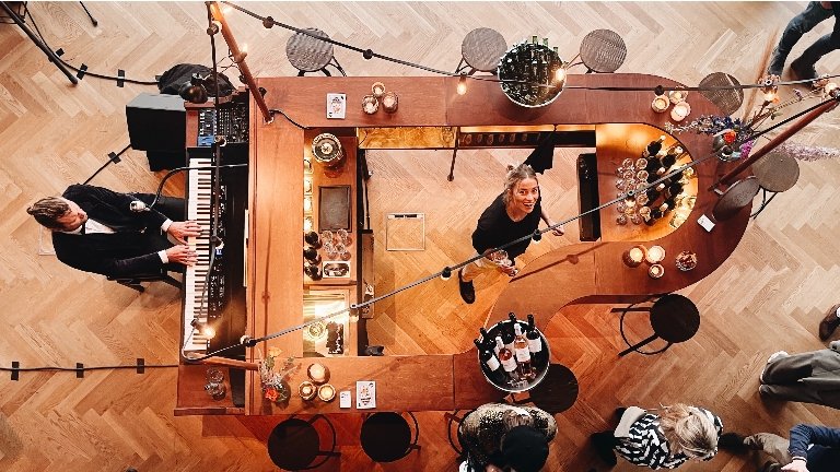 Piano Bar
