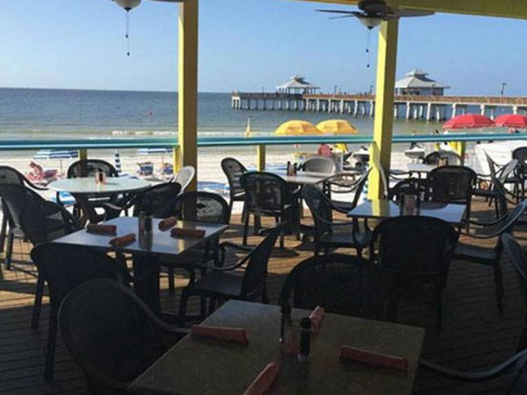 Sunset Beach Tropical Grill and The Playmore Tiki Bar, Fort Myers Beach, United States