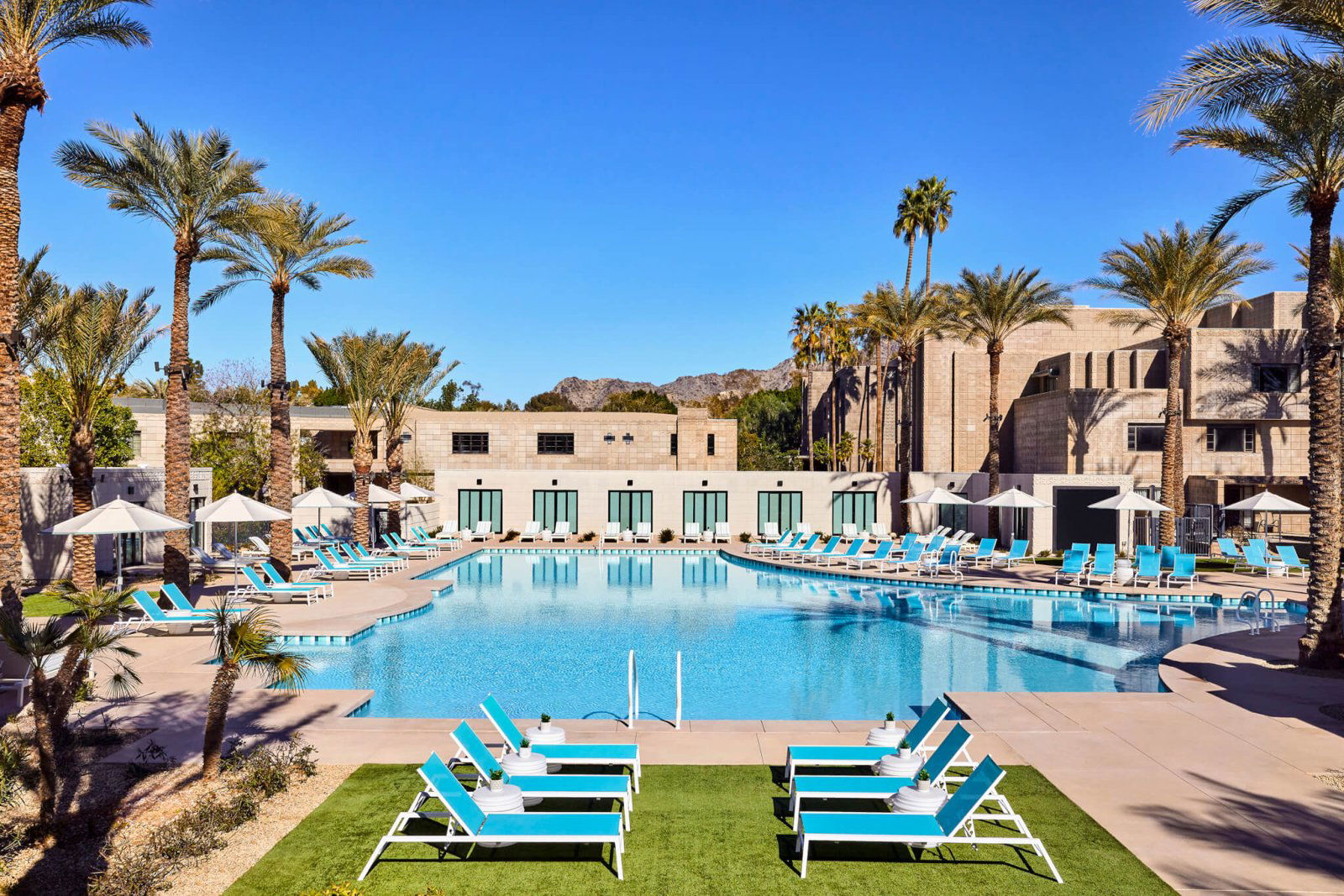 Paradise Pool’s Cabana Club, Bar in Phoenix