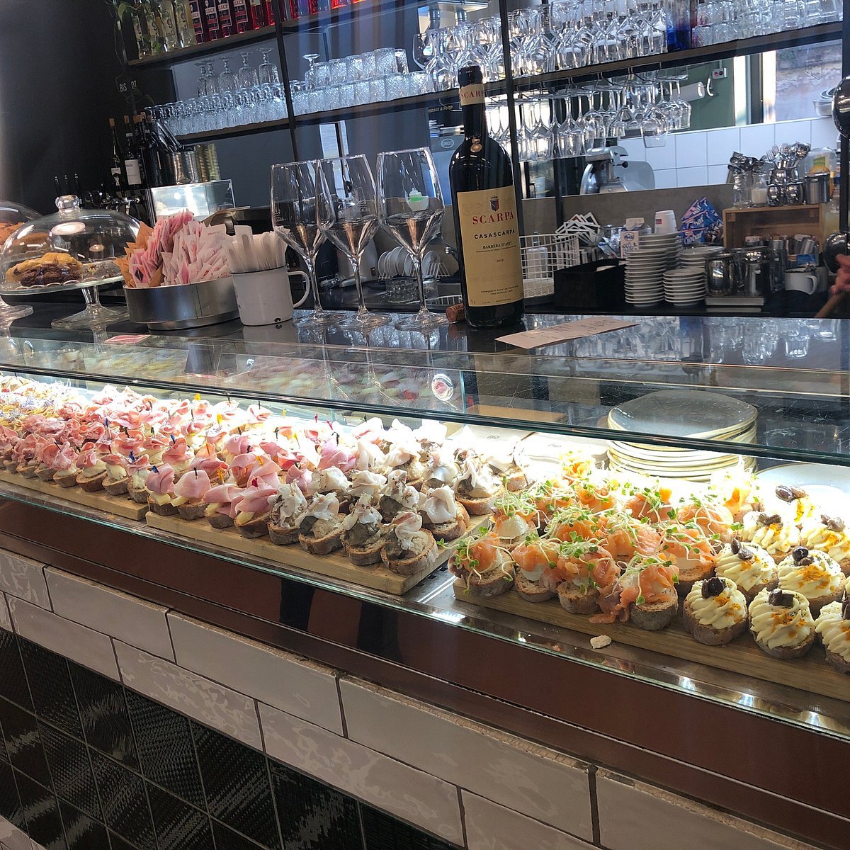 Bulli & Balene - Spritz e Cicchetti, Florence, Italy