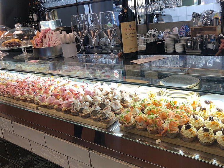 Bulli & Balene - Spritz e Cicchetti, Florence, Italy