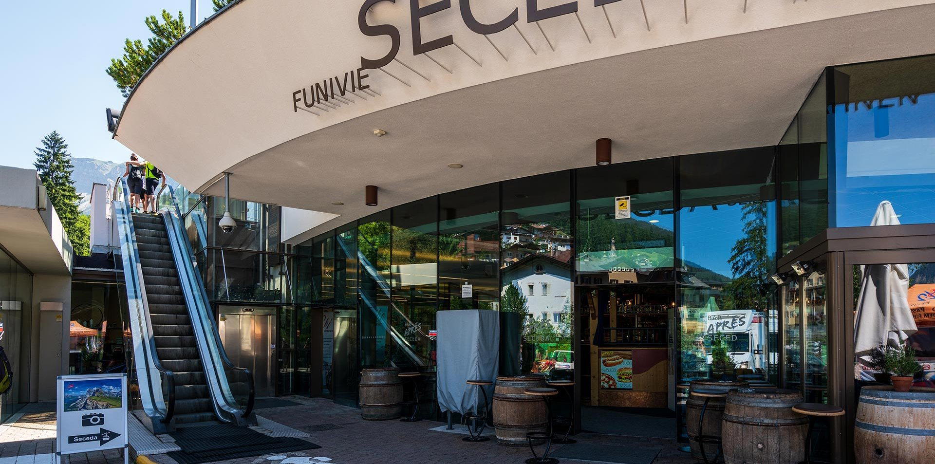Apres Ski Seceda bar in Ortisei