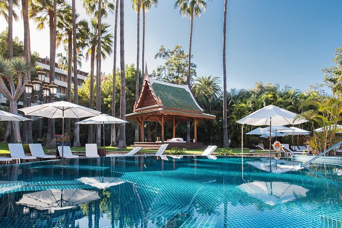 The Oriental Spa Garden Bar