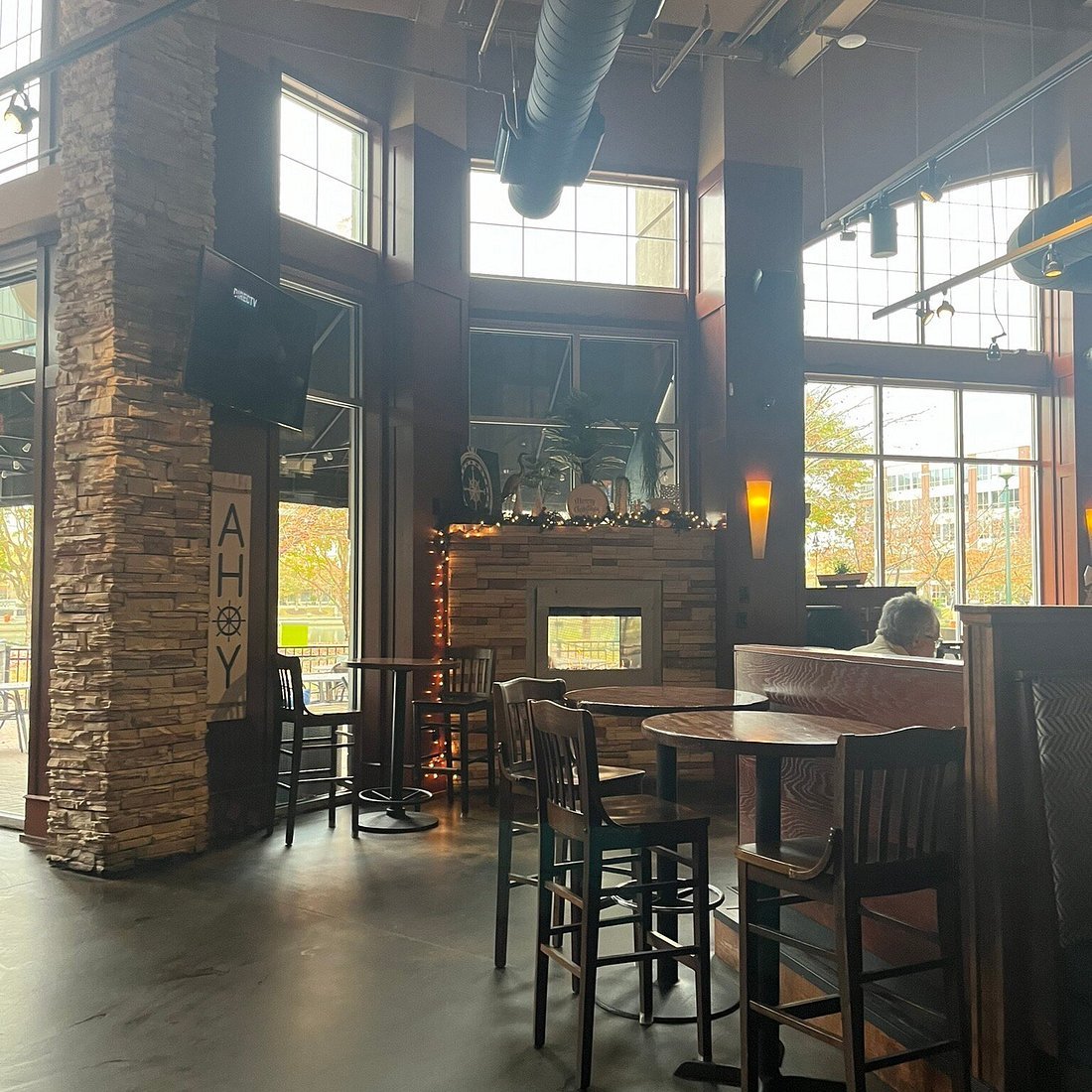 Cove Tavern bar in Newport News, United States