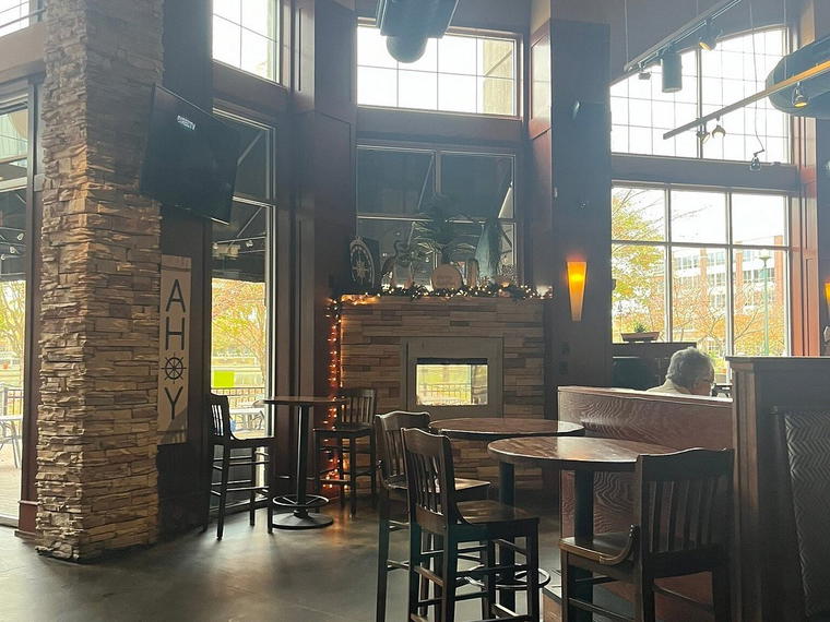 Cove Tavern, Newport News, United States