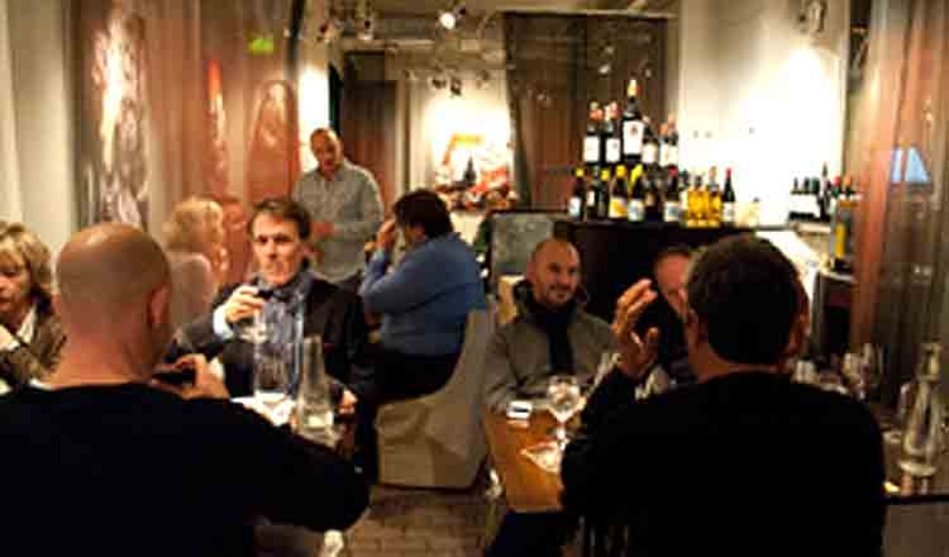 19 Glas Bar & Matsal, Bar in Stockholm