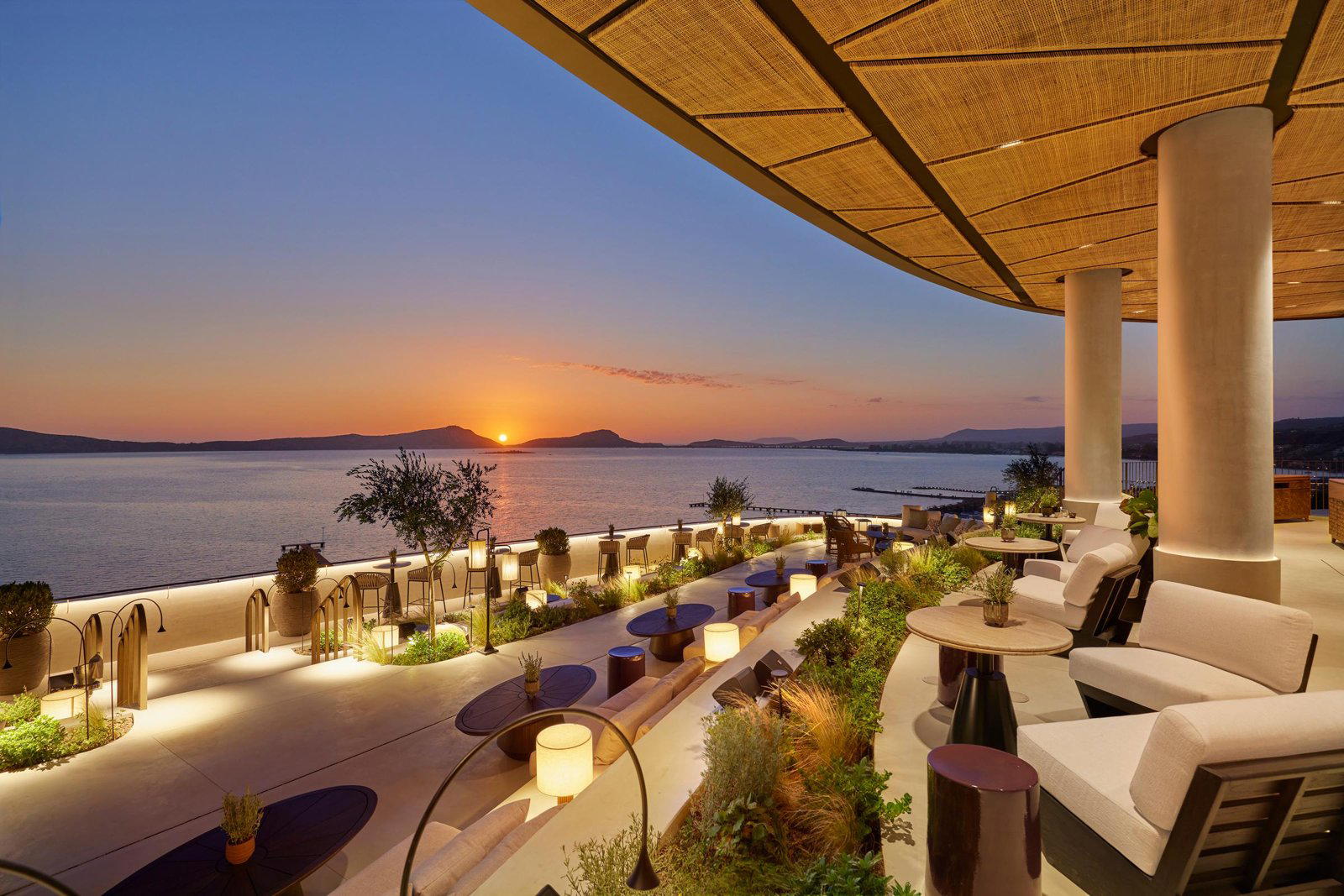Three Admirals Lounge bar in Pylos