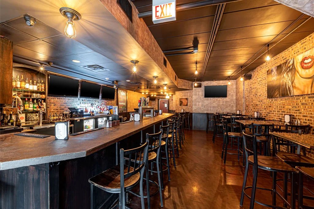 Jackson Avenue Pub bar in Naperville, United States