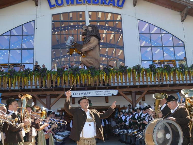 Löwenbräu Festzelt (nur während Oktoberfest geöffnet), Munich, Germany