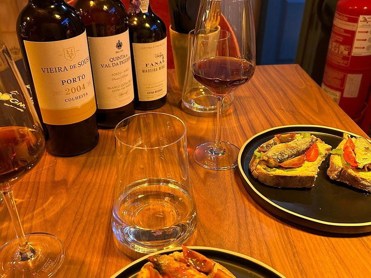 Dogma Wine Bar, Porto, Portugal
