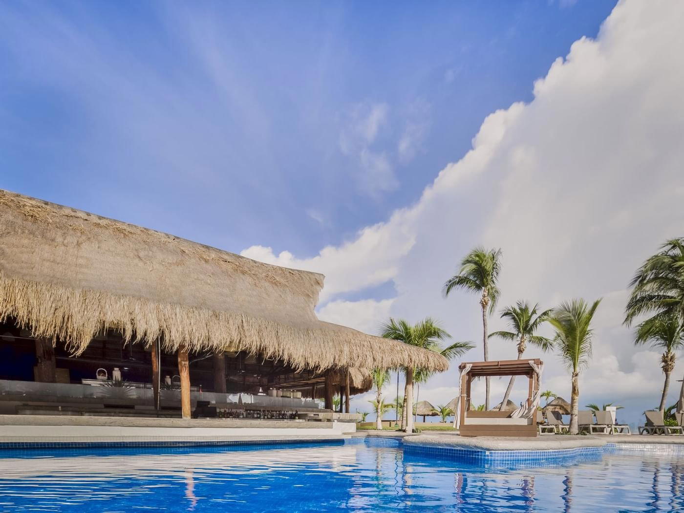 Bikini Beach & Pool bar in Cancún