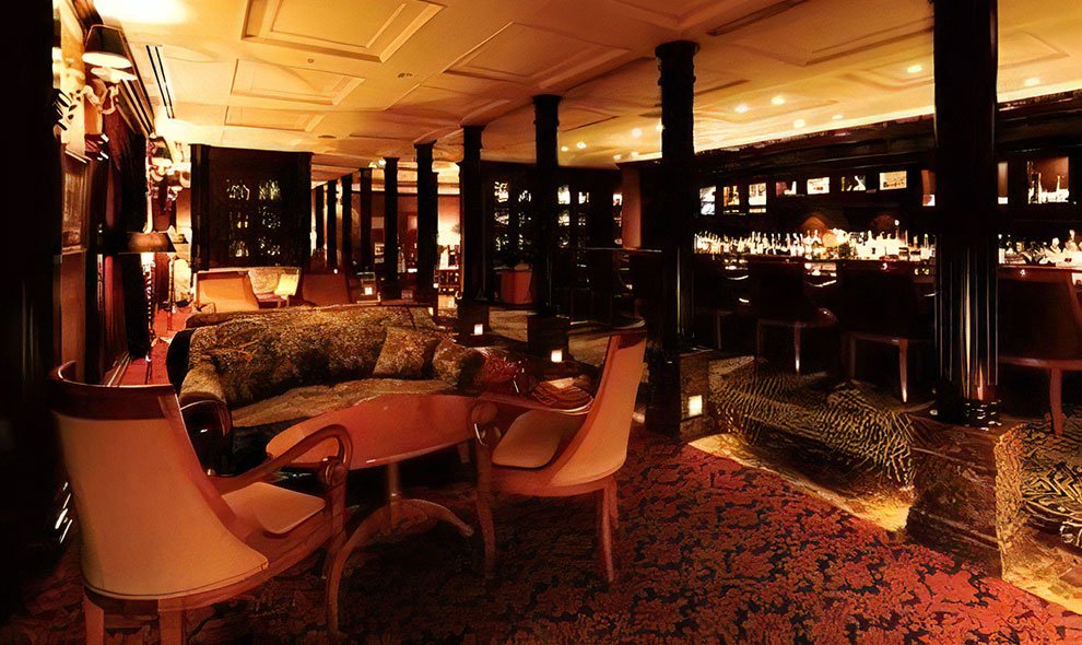 Hotel Okura Kyoto bar in Kyoto Shi, Japan