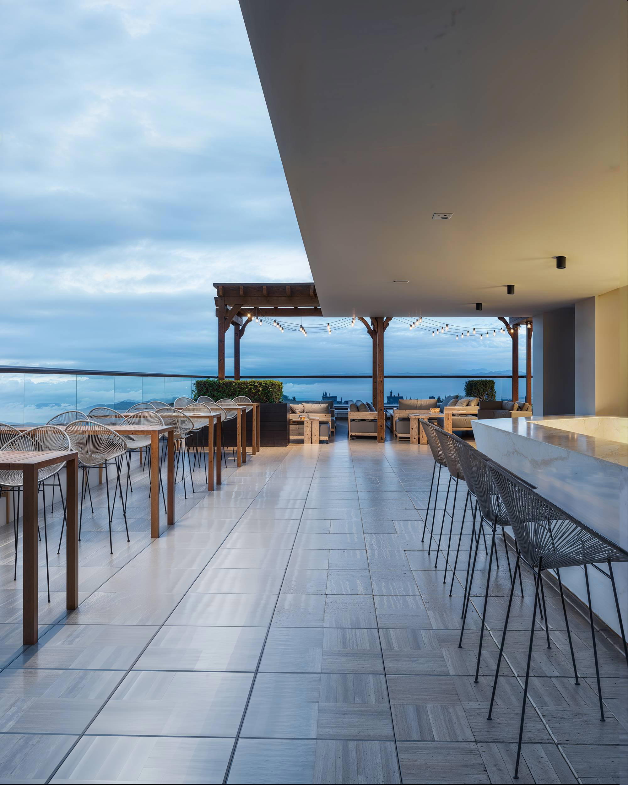 Solaire Rooftop bar in Richmond, United States