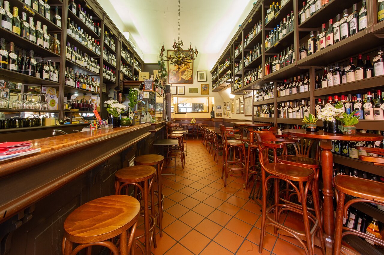 Enoteca Historical Faccioli - Enoteca Storica Vini Naturali bar in Bologna, Italy