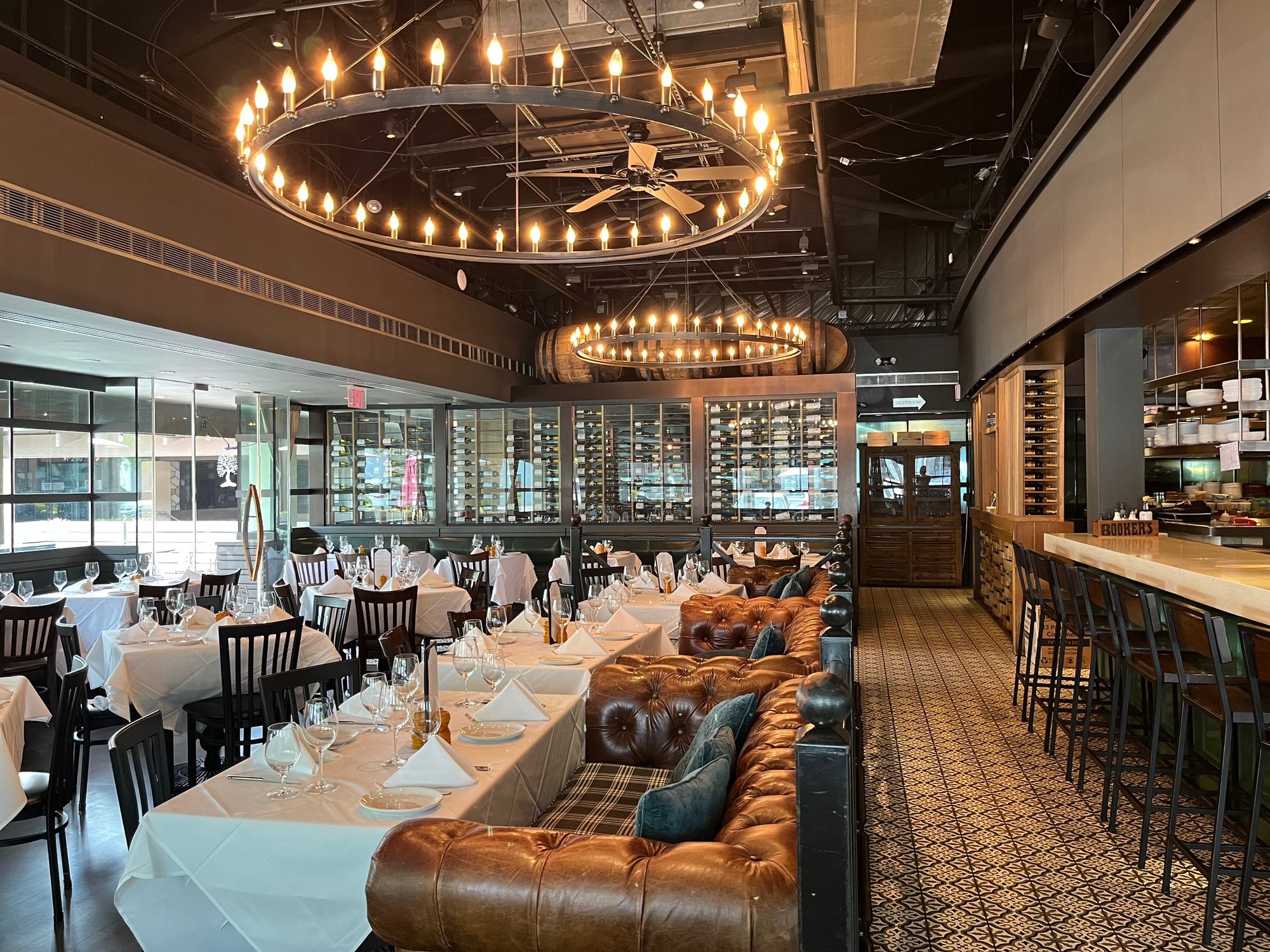 Magnolia’s Kitchen & Cocktails bar in Sandy Springs, United States